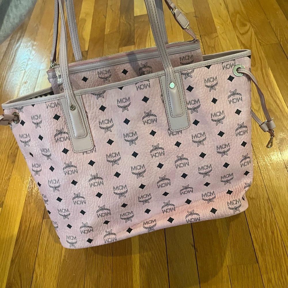 MCM Medium Pink Tote - Picture 3 of 8